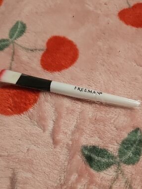 Dual-Ended Pink & White Eye Brush